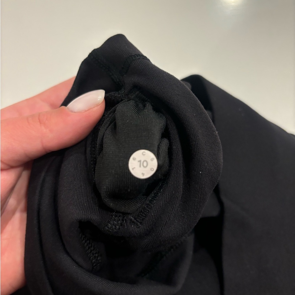 Lululemon black wunder under leggings